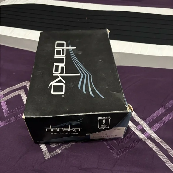 Dansko Women’s Shiny Dark Purple Clogs - Picture 9 of 11